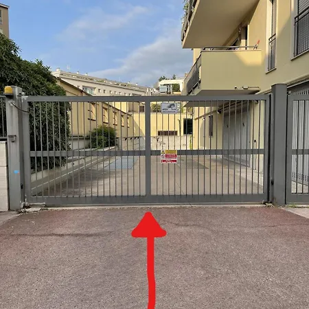 Laura S Garden - Romantic Place And Private Parking-3